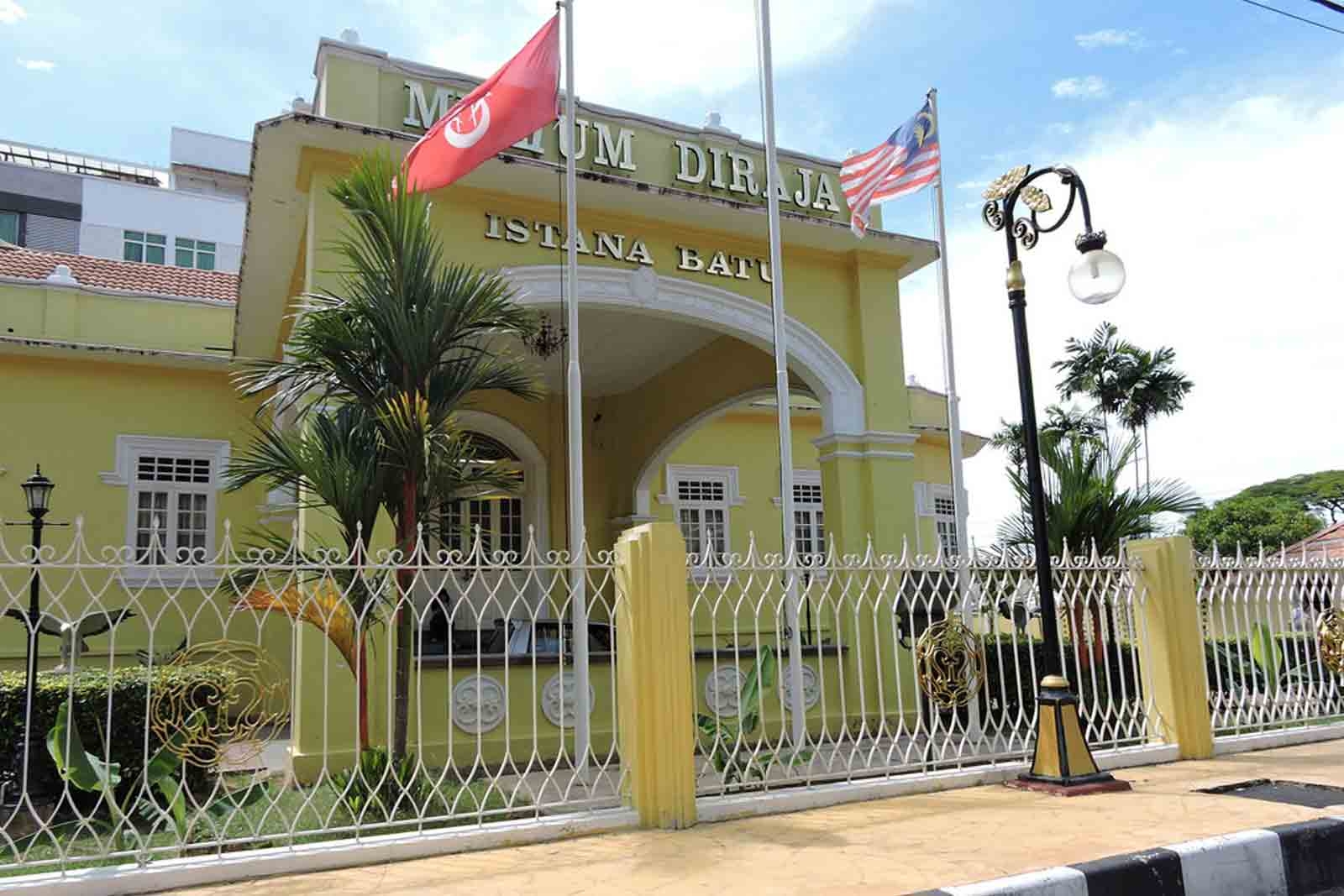 The Royal Museum Muzium Diraja Istana Batu Kelantan Malaysia Gokayu Your Travel Guide