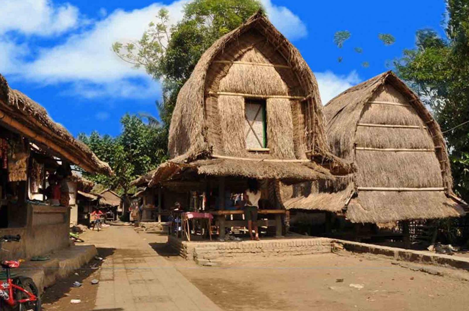 Tempat wisata di Lombok yang menampilkan budaya khas daerah