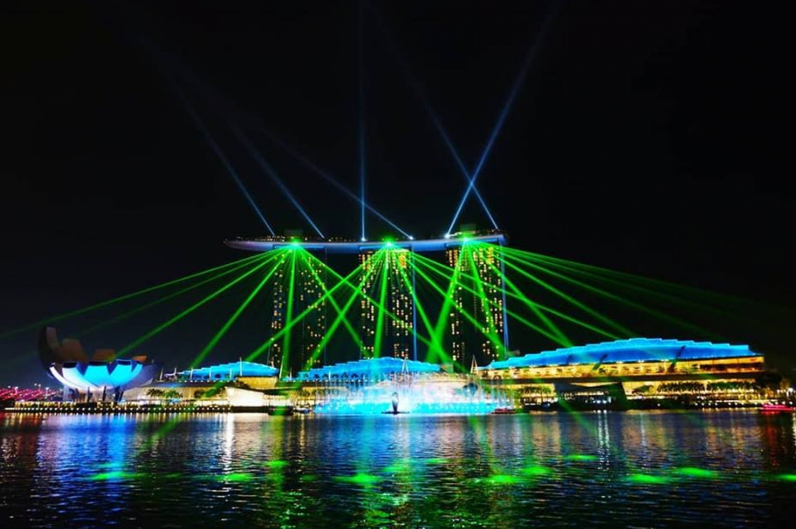 Spectra Light And Water Show At Marina Bay Sands, Marina Bay, Singapore ...